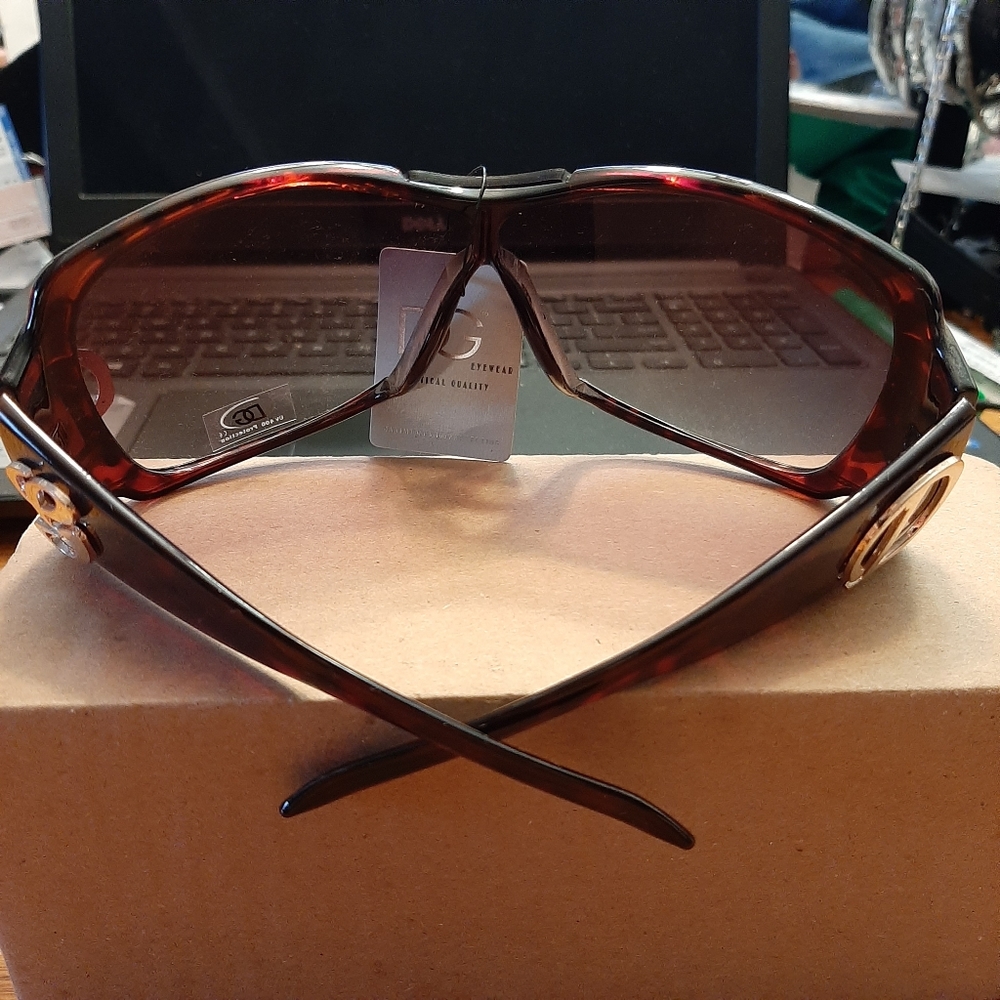 Ladies Sunglasses (accessories)